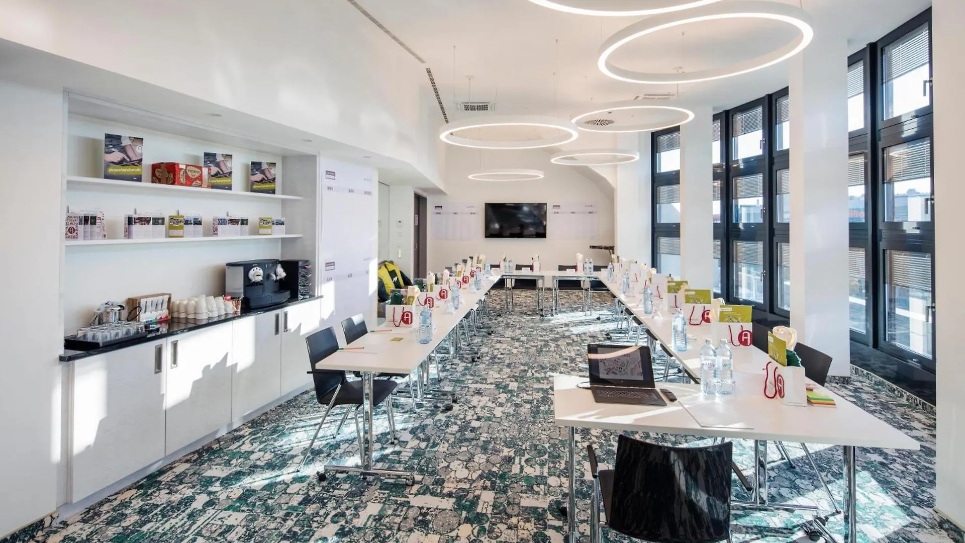 Arcotel Donauzentrum Wien 4*, Viyana