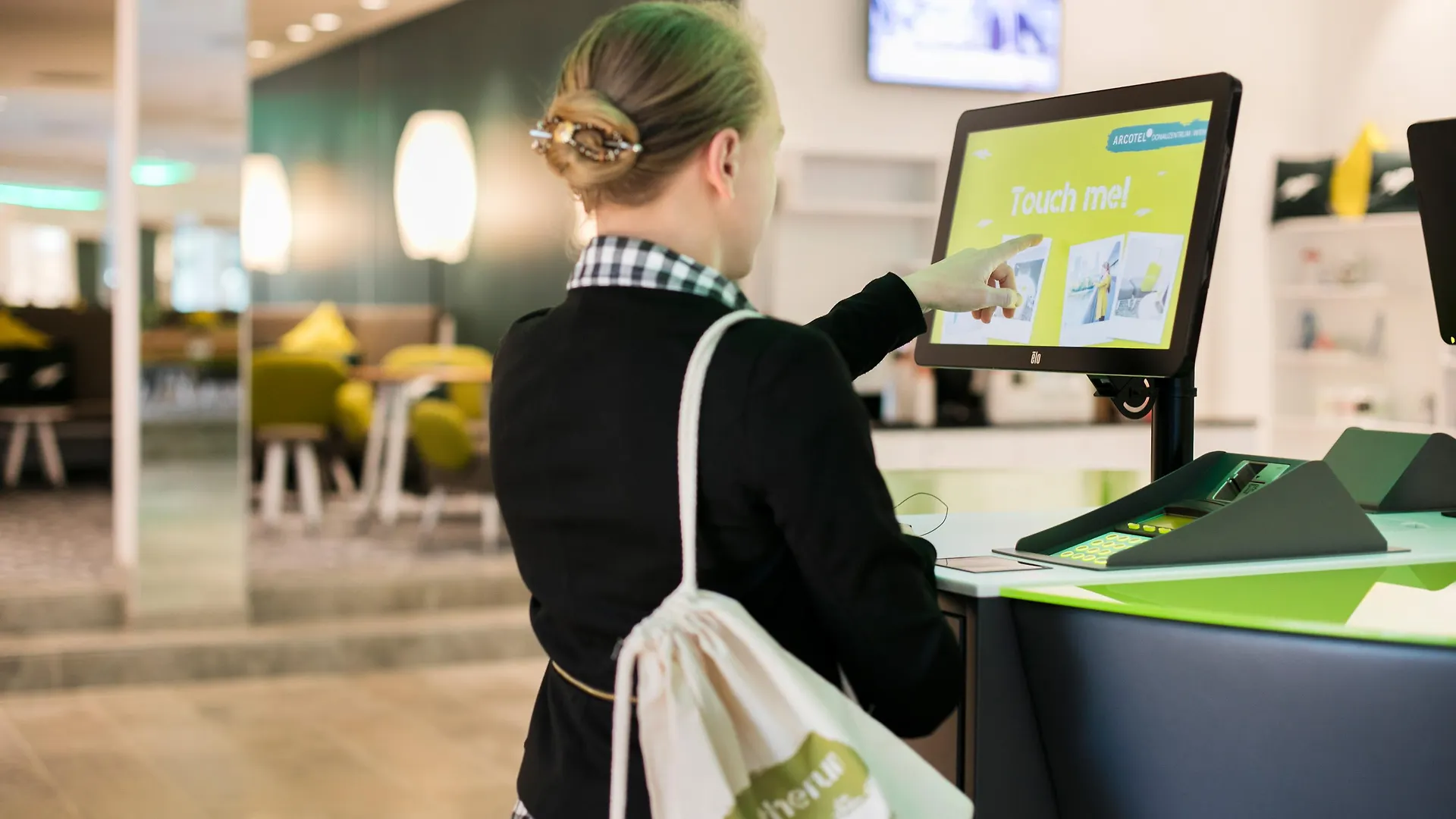 Arcotel Donauzentrum Wien 4*, Вена