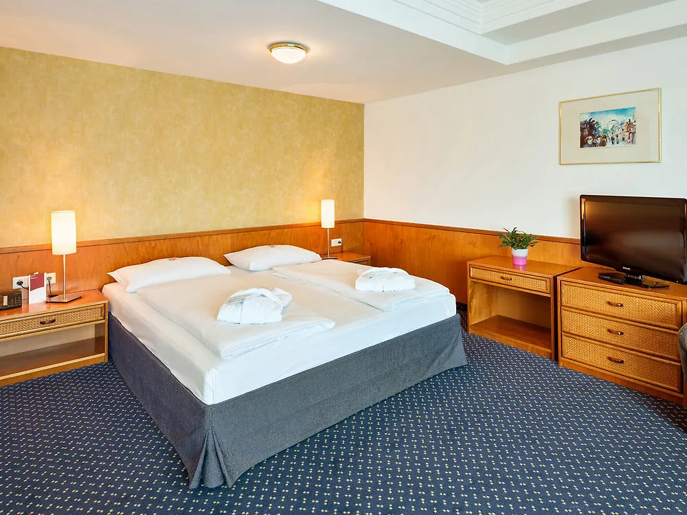 Отель Arcotel Donauzentrum Wien